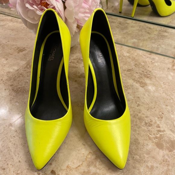 Michael Kors Claire Pump - Neon Yellow 37 - Picture 8 of 14
